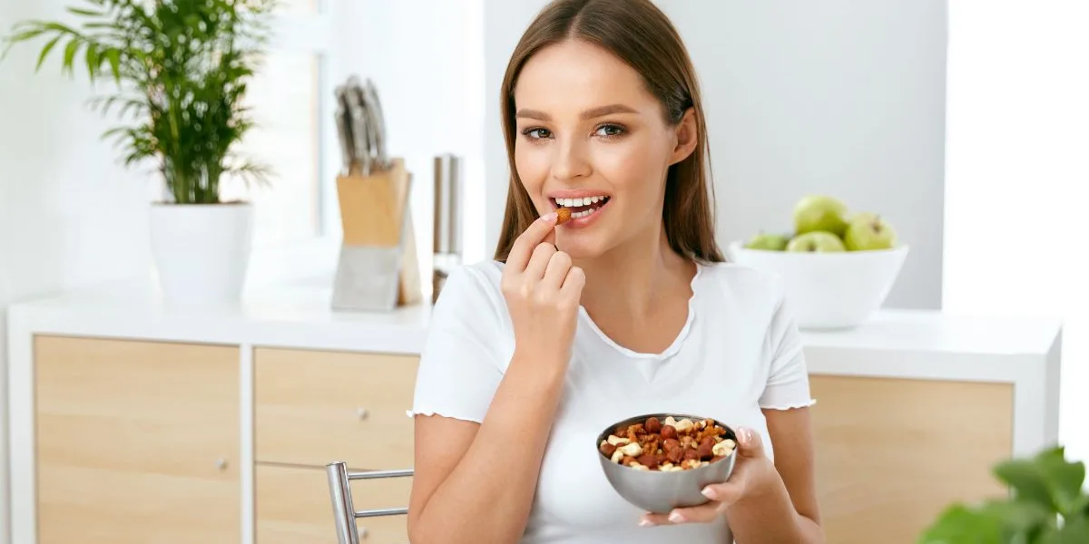 Τροφές για υγιή πλούσια μαλλιά / cover