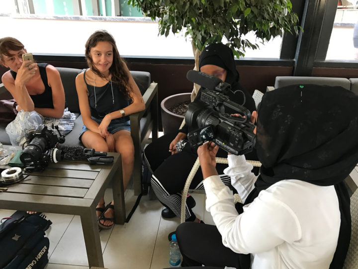 Αναζητείται σπίτι / cover