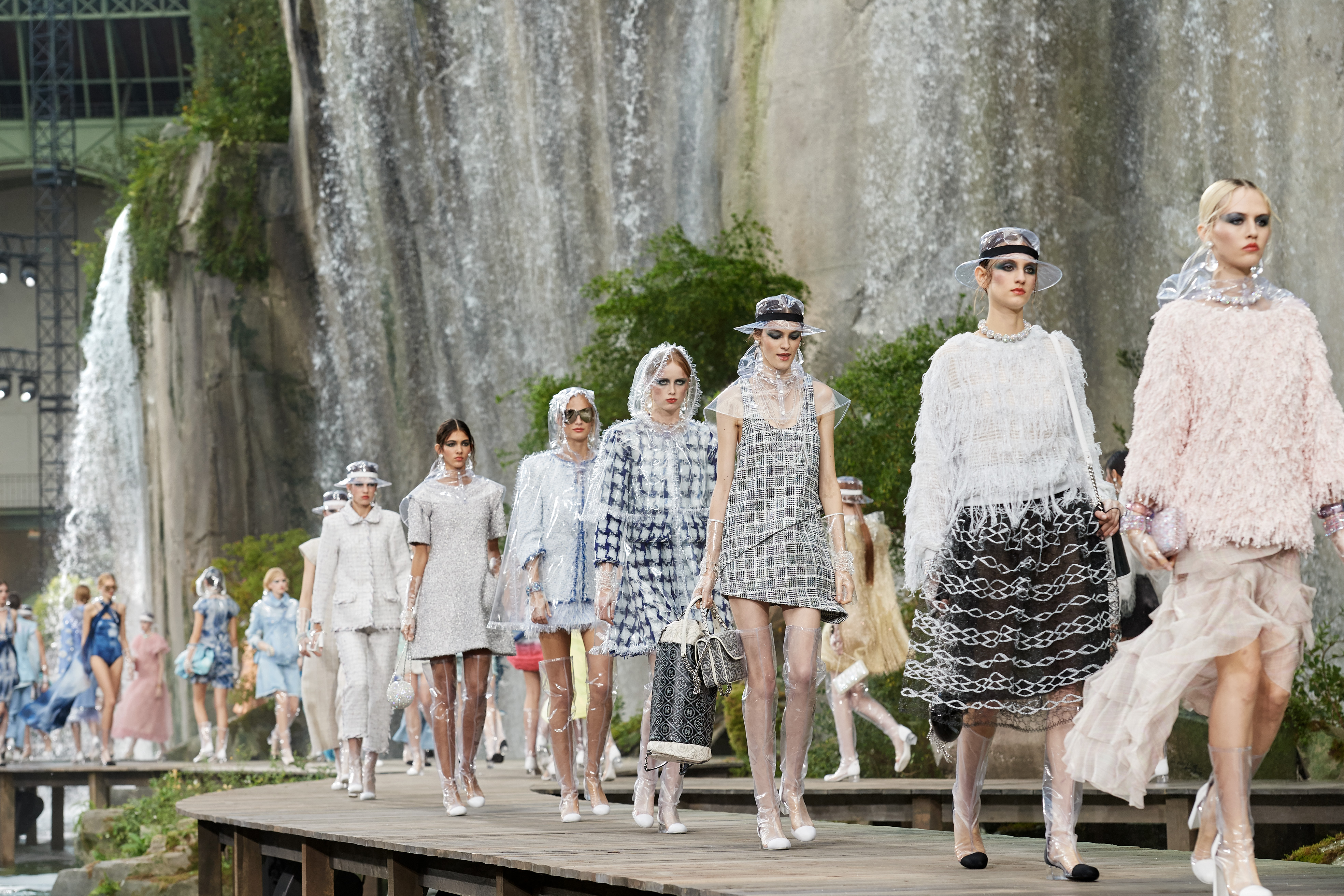 1 Spring-Summer 2018 Ready-to-Wear CHANEL Show SS-2018-RTW-Finale ...