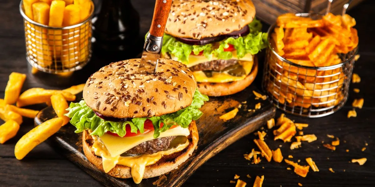 Μπιφτεκάκια και σουβλάκια / cover foto