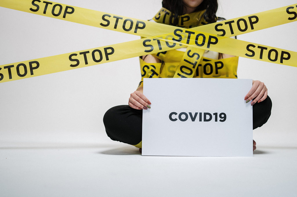 θεραπεία COVID-19