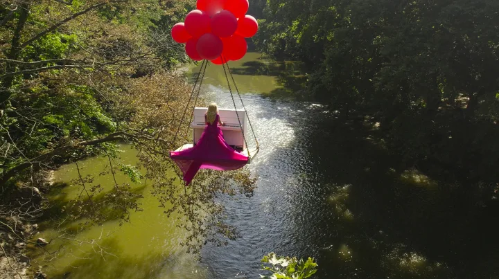 Έλενα Ξυδιά, η «ιπτάμενη πιανίστρια»