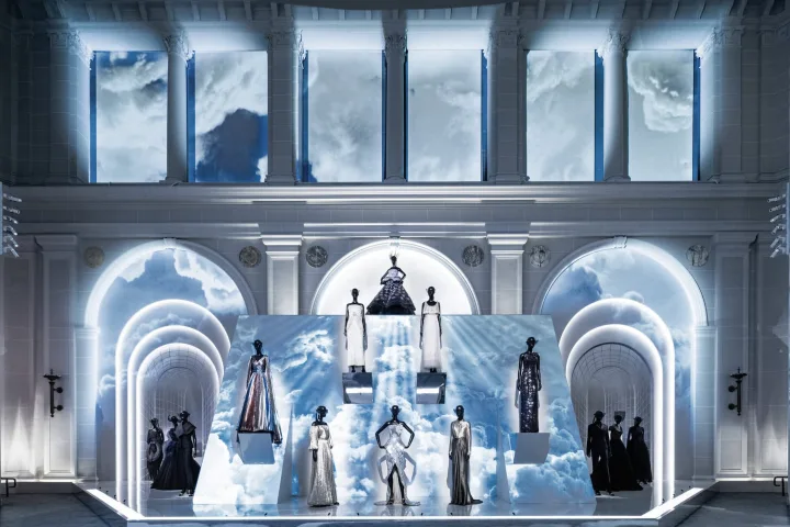 Christian Dior/ cover