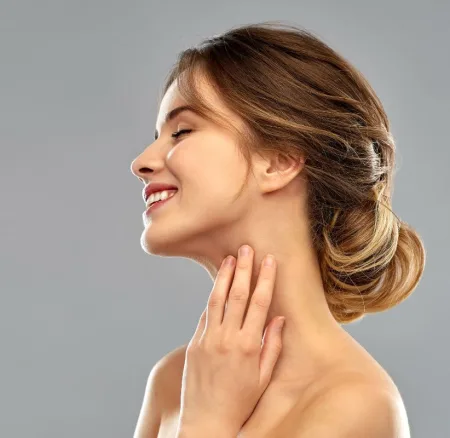 KLAPP CELL PRO Firming Neck & Décolleté Cream: Η νέα luxury “αγκαλιά” για τον λαιμό και το ντεκολτέ σου