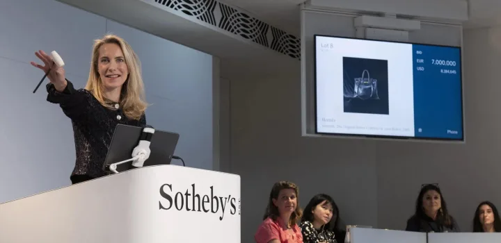 Birkin Bag: Η πρωτότυπη τσάντα της Jane Birkin έσπασε ρεκόρ στη Sotheby’s
