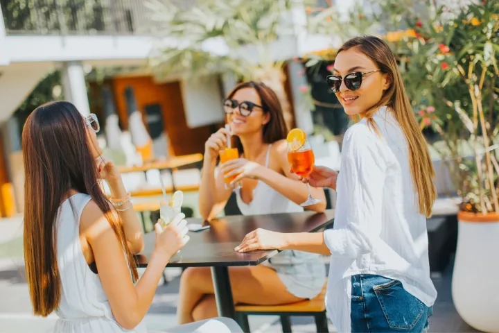 Καλοκαιρινά ποτά/ cover foto