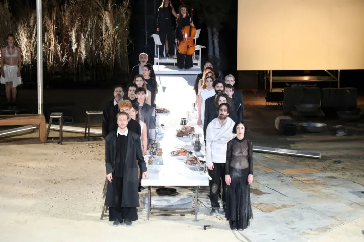 «ζ - η - θ, ο Ξένος»/ COVER FOTO