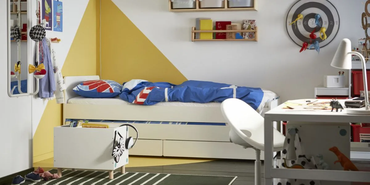 Επιστροφή στα θρανία/ cover foto