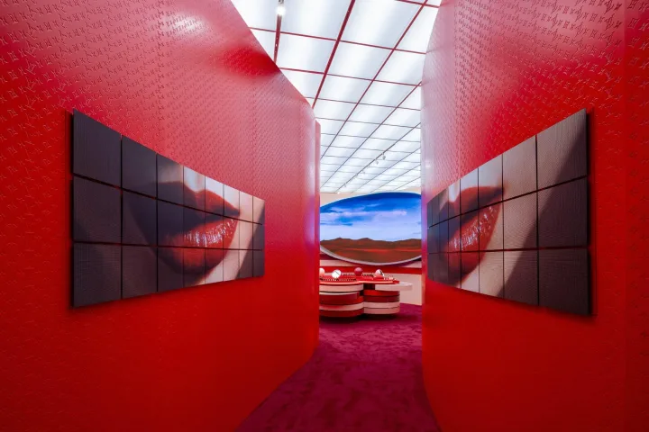 L.V. Pop-Up στο Soho /cover foto