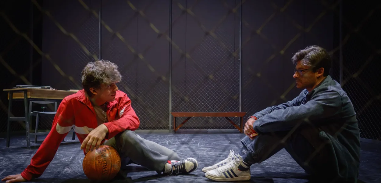 «Μια άλλη Θήβα» / cover foto