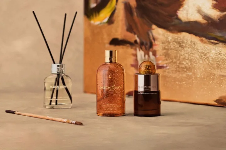 Mesmerising Oudh Accord & Gold /cover info