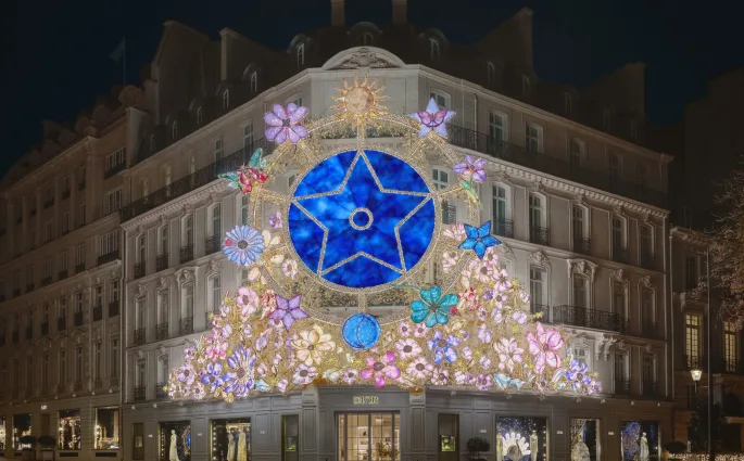 Νο30 της Avenue Montaigne/ cover foto