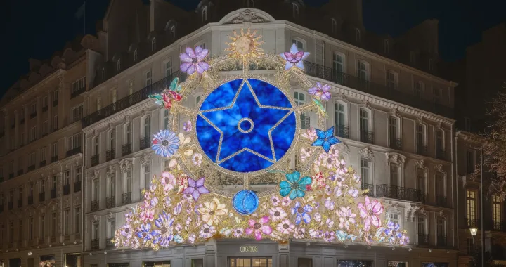 Νο30 της Avenue Montaigne/ cover foto