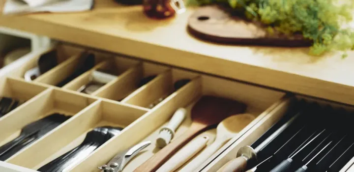 Σε μια οργανωμένη κουζίνα κάθε εργαλείο βρίσκει τη θέση του!