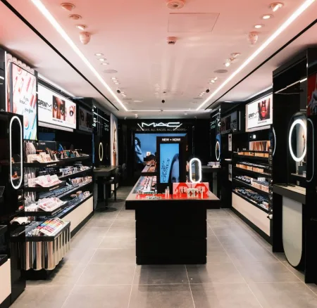 Η MAC Cosmetics απέκτησε το νέο flagship κατάστημά της