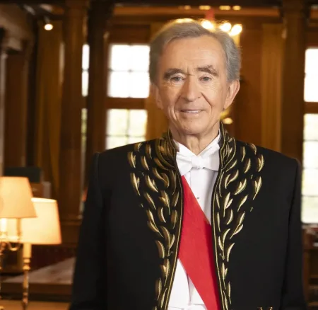 Bernard Arnault: Ο βασιλιάς της πολυτέλειας στους «Αθάνατους» της Γαλλίας