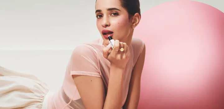 Extra Lip Tinted Balm & Blushing Lip Oil: Η Bobbi Brown απογειώνει το Lip Care