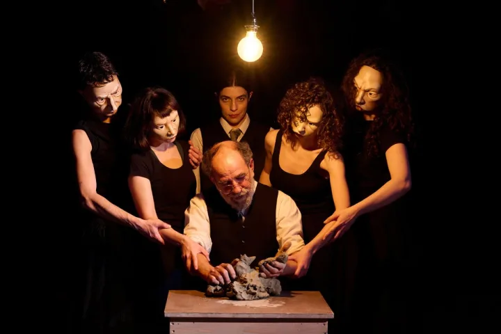 "Χίλια χέρια" / cover foto