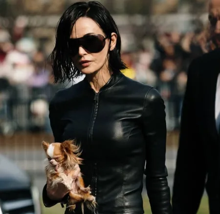 Demi Moore: Tο viral wet-look bob haircut της