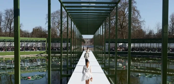 Ο Jonathan Anderson δημιούργησε το νέο κόσμο του Dior