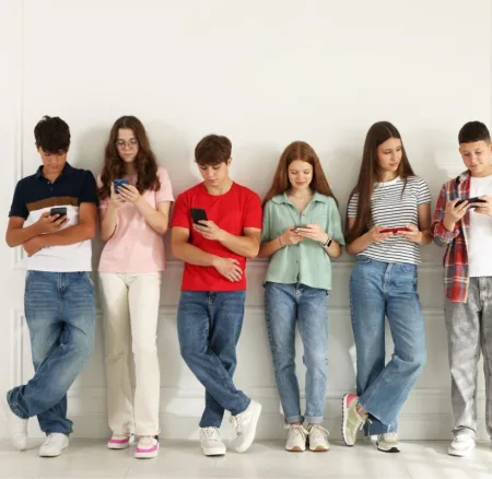 Social Media και έφηβοι: Η σιωπηλή επίδραση στην ψυχική υγεία τους