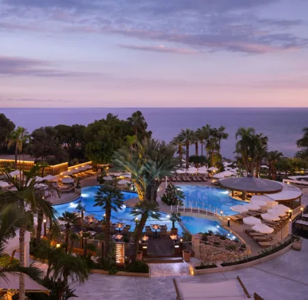 Η τέχνη της φιλοξενίας: Μια απόδραση στο Mediterranean Beach Hotel που ξύπνησε όλες τις αισθήσεις