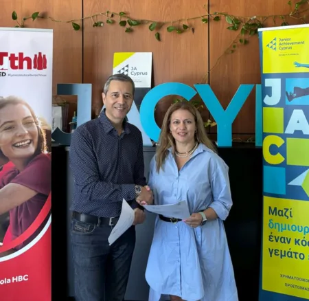 Coca-Cola HBC Κύπρου & Junior Achievement Cyprus ανανεώνουν τη συνεργασία τους στο πλαίσιο του #YouthEmpowered