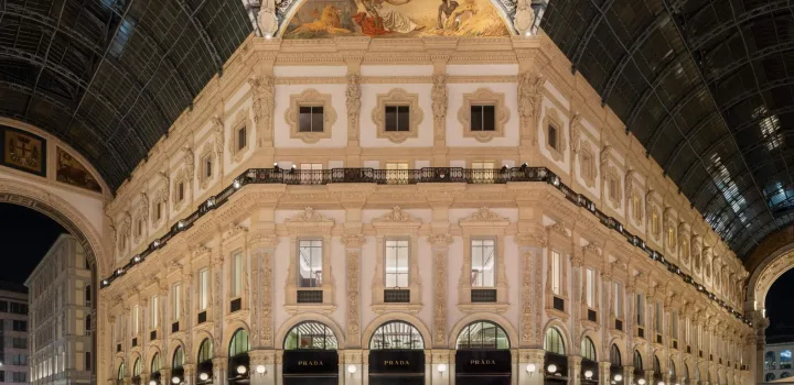 Prada Galleria: Εκεί όπου η μόδα συναντά την τέχνη και την ιστορία